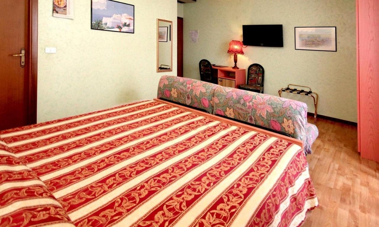 Hotel Benaco Sirmione Exterior photo